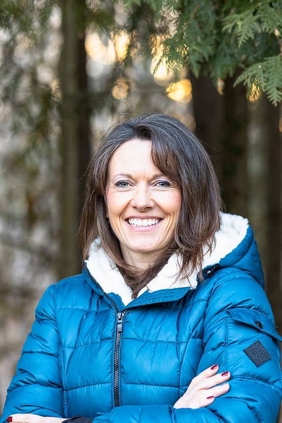 headshot of a dog nutritionist in Burlington, Ontario