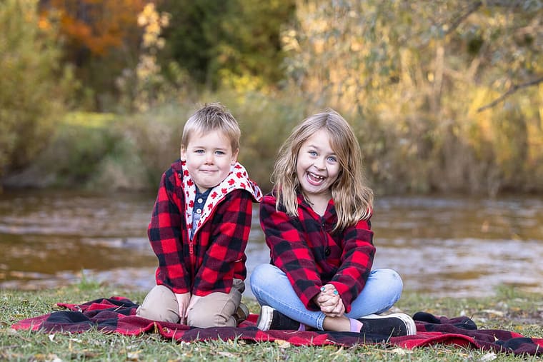 children photoshoot in Lowville Park, Burlington.
