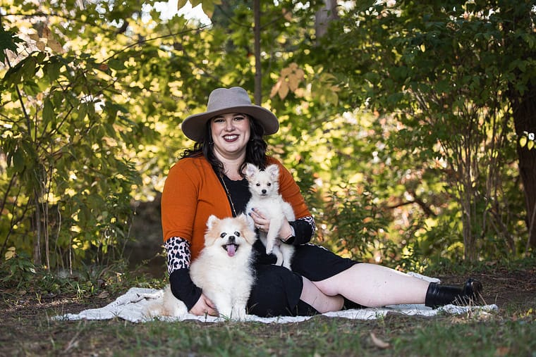 pet photography Burlingtion Pet and family photo shoot in Burlington, Ontario.