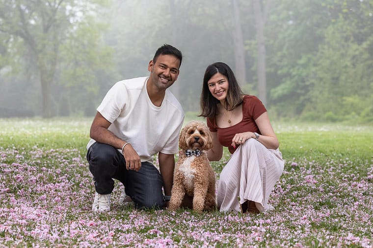 Family photos with pets taken in Oakville, Ontario.