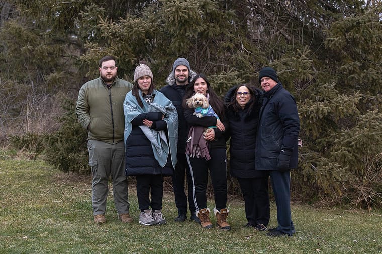 family photos with dogs in Woodbridge.