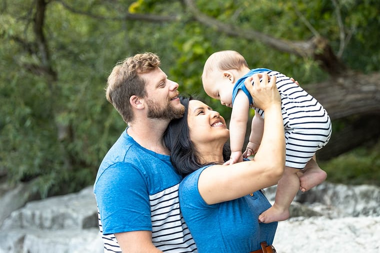 Family photoshoot in Mississauga.