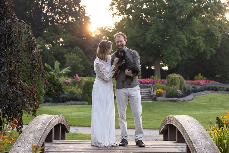 end of life dog and family session in Oakville, ON.